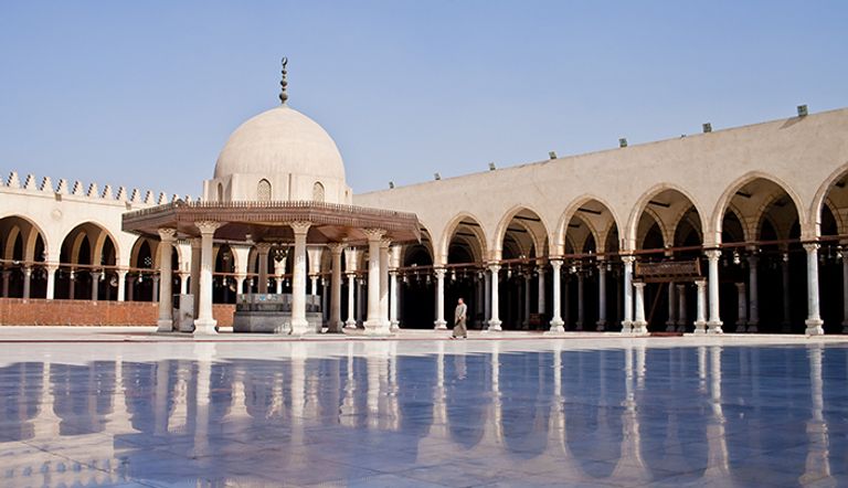 فناء مسجد عمرو بن العاص