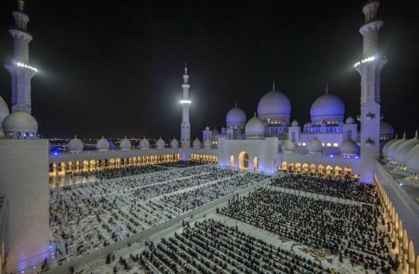 صحن مسجد الشيخ زايد الكبير