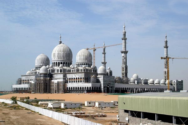 مسجد الشيخ زايد أثناء التنفيذ