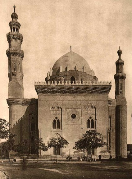 مسجد السلطان حسن درة العمارة الإسلامية بالشرق.